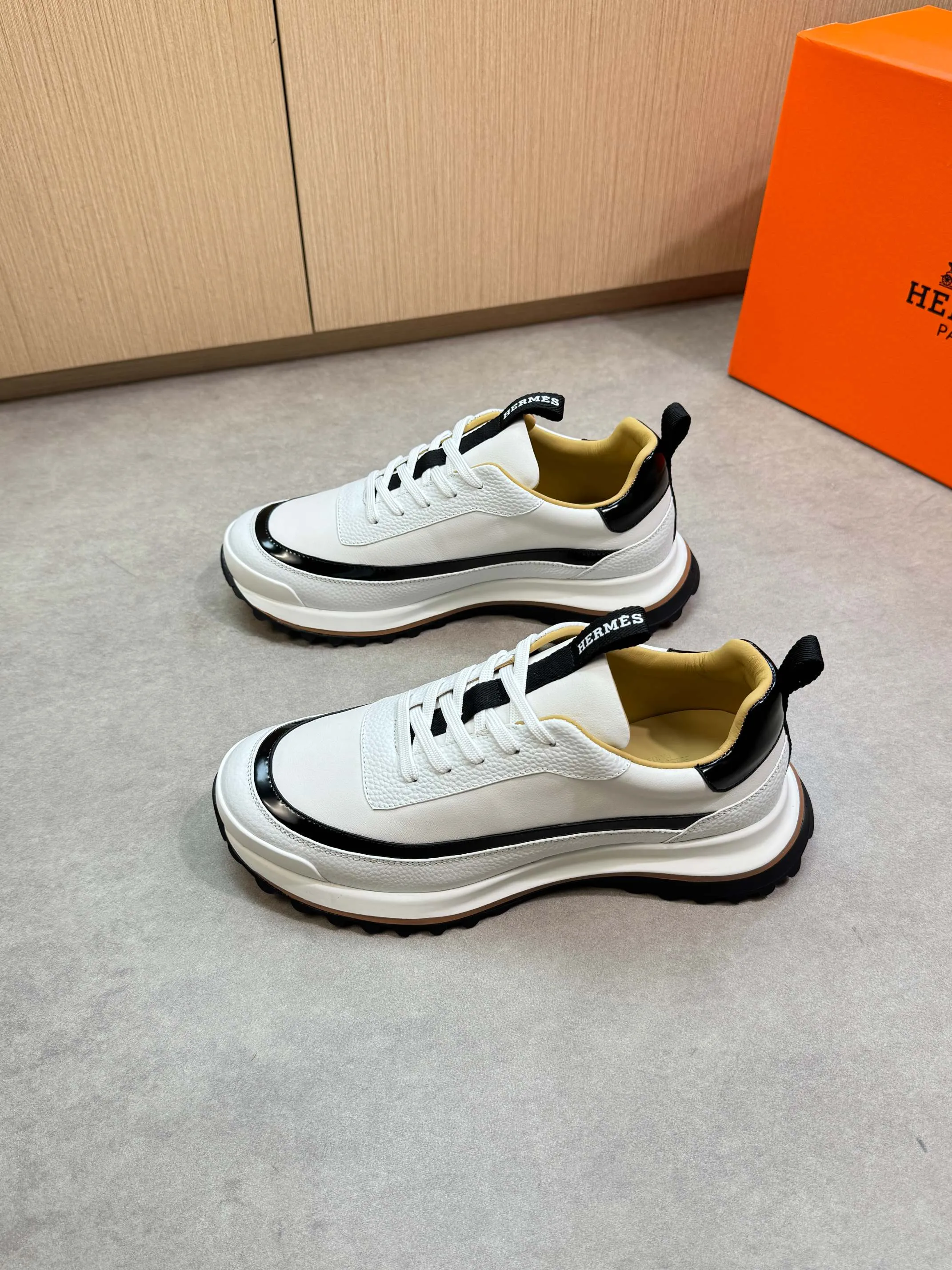 Men's shoes 💰800 [HERMES] Hermès - High-end quality original order·Casual sports shoes - Upper: 🔝 pebbled calfskin, Nappa calfskin, shoe body sewn with contrasting edge color, tongue, heel, brand logo webbing - Inner: water-dyed cowhide - Outsole: ultra-light T men's shoes 💰R·Rubber; two-color molded outsole -Ultra-high quality control·Fine workmanship: highlighted (high-end·nobility·grade) -Size: 39-44 (38, 45, can be customized)·H0118